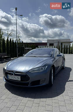 Ліфтбек Tesla Model S 2015 в Івано-Франківську