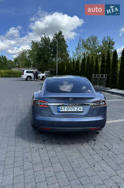Лифтбек Tesla Model S 2015 в 