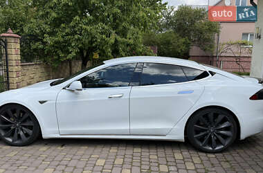 Лифтбек Tesla Model S 2016 в 