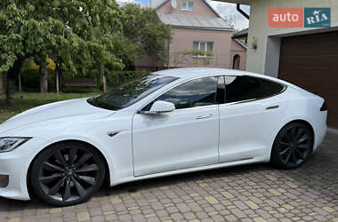 Лифтбек Tesla Model S 2016 в 