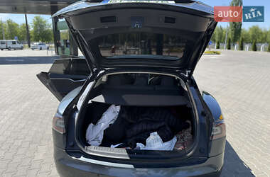 Лифтбек Tesla Model S 2017 в 