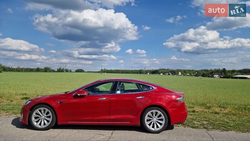 Ліфтбек Tesla Model S 2017 в Києві