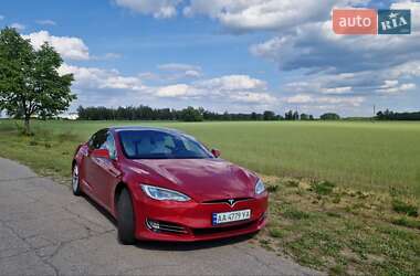 Лифтбек Tesla Model S 2017 в 