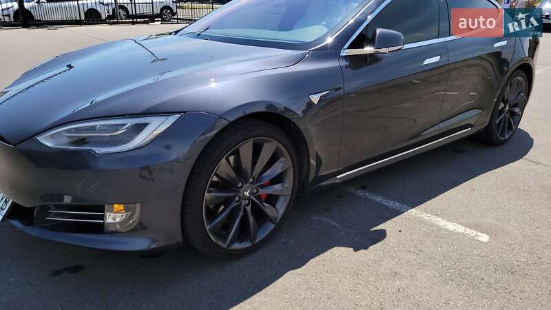 Ліфтбек Tesla Model S 2017 в Києві