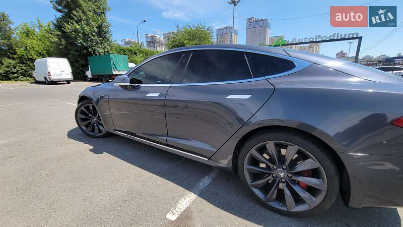Лифтбек Tesla Model S 2017 в Киеве фото 7 Лифтбек Tesla Model S 2017 в Киеве
