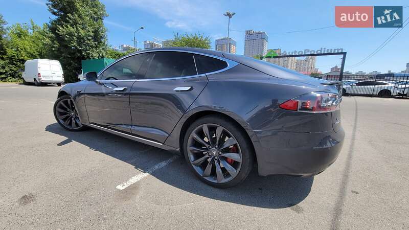 Ліфтбек Tesla Model S 2017 в Києві