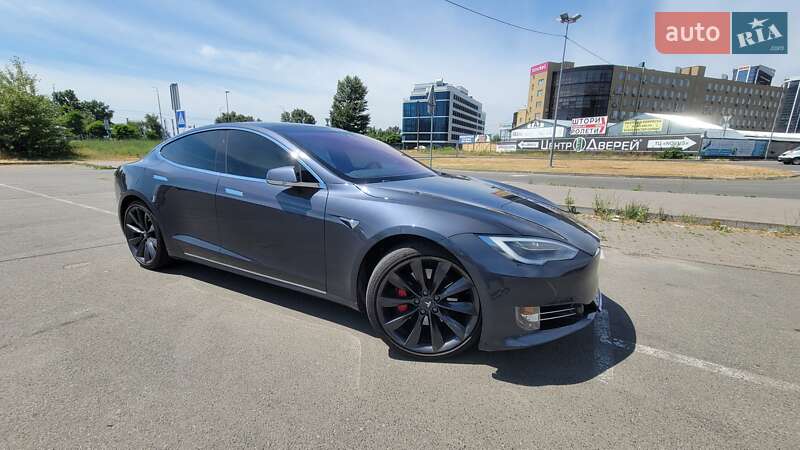 Ліфтбек Tesla Model S 2017 в Києві