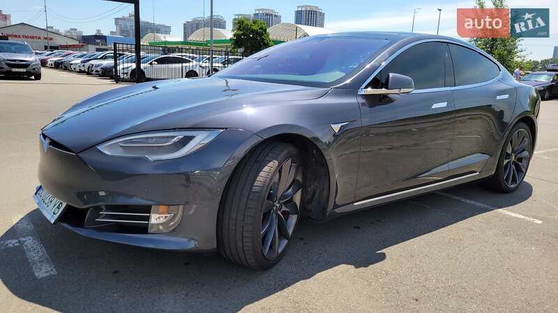 Ліфтбек Tesla Model S 2017 в Києві