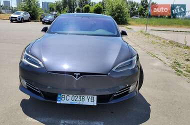 Лифтбек Tesla Model S 2017 в 