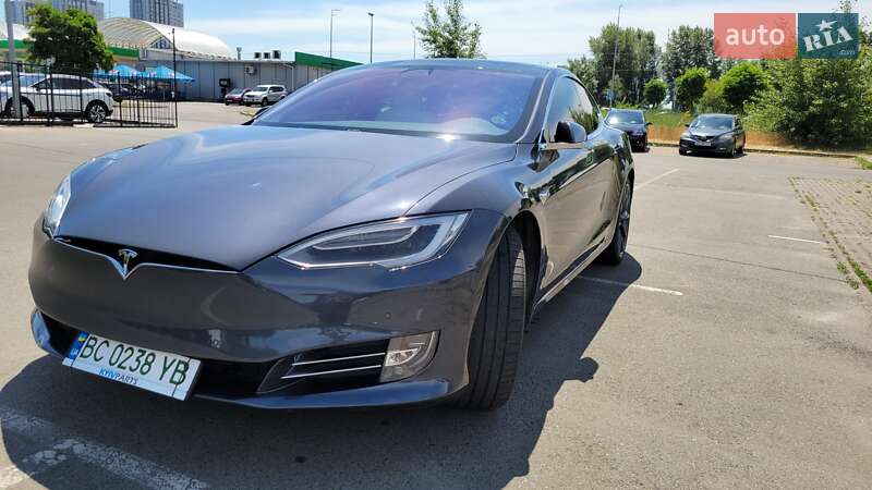 Ліфтбек Tesla Model S 2017 в Києві