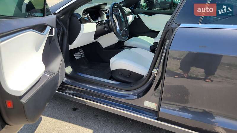 Ліфтбек Tesla Model S 2017 в Києві