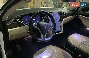 Лифтбек Tesla Model S 2012 в 