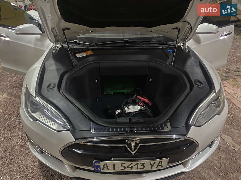 Ліфтбек Tesla Model S 2012 в Овручі