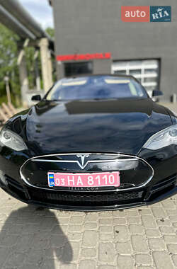 Лифтбек Tesla Model S 2015 в 
