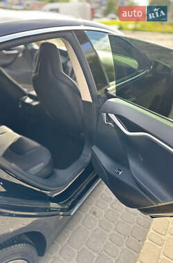 Лифтбек Tesla Model S 2015 в 