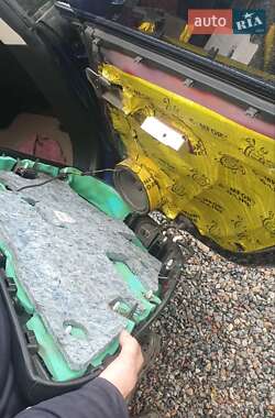 Лифтбек Tesla Model S 2017 в Киеве