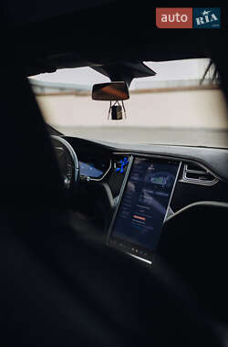 Лифтбек Tesla Model S 2017 в 