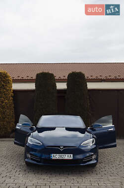 Лифтбек Tesla Model S 2017 в 