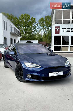 Tesla Model S 2019