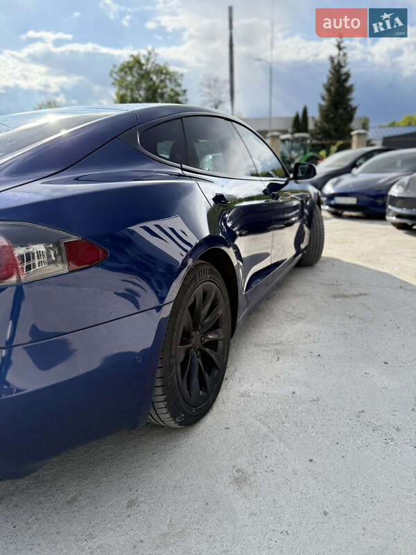 Лифтбек Tesla Model S 2019 в Виннице