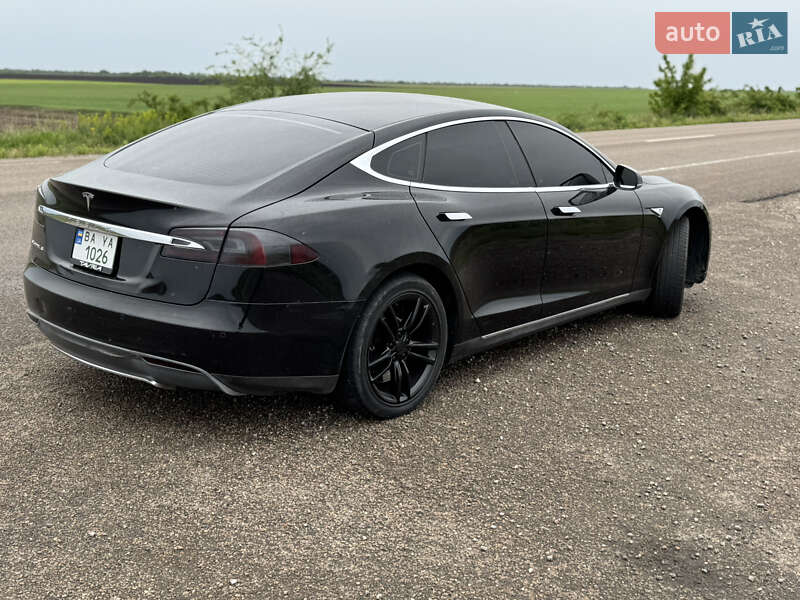 Ліфтбек Tesla Model S 2014 в Миколаєві