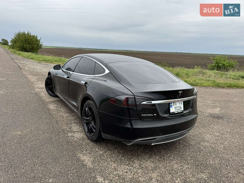 Ліфтбек Tesla Model S 2014 в Миколаєві