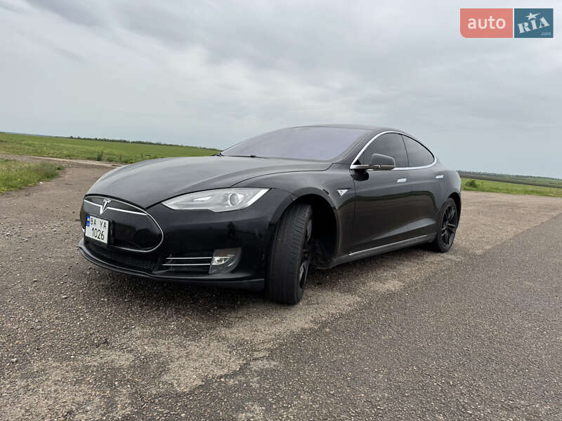Ліфтбек Tesla Model S 2014 в Миколаєві