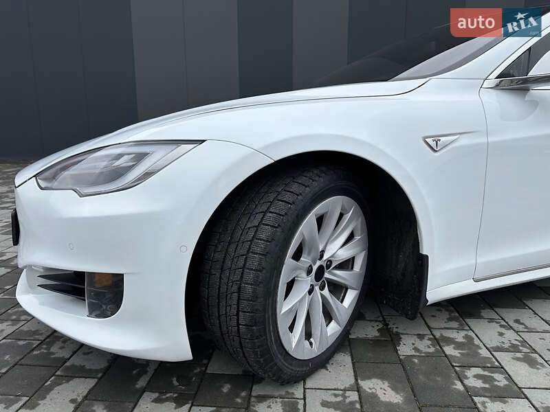 Лифтбек Tesla Model S 2016 в Хмельницком