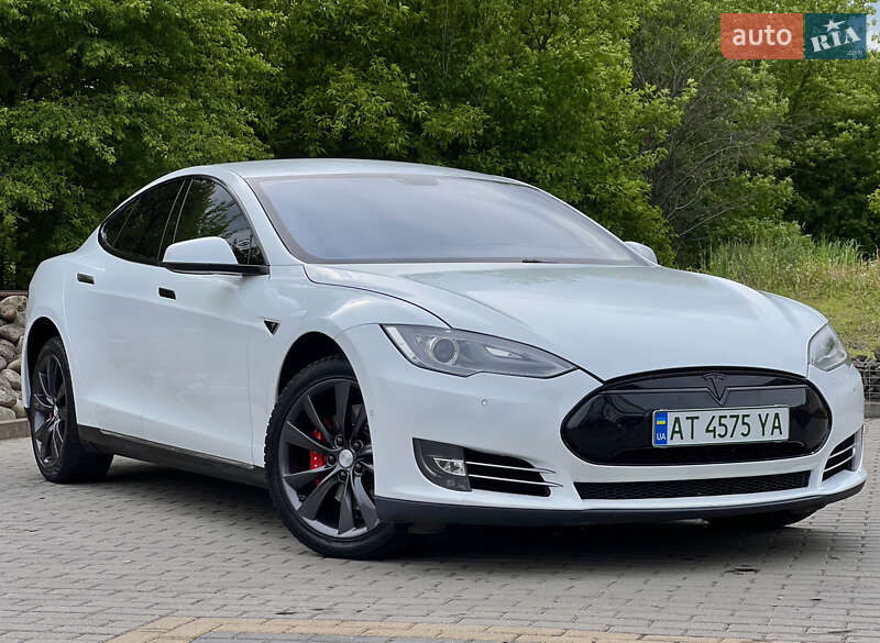 Лифтбек Tesla Model S 2014 в Ивано-Франковске