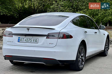 Лифтбек Tesla Model S 2014 в 