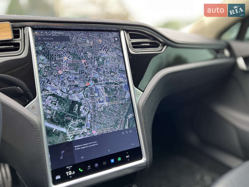 Лифтбек Tesla Model S 2014 в Ивано-Франковске