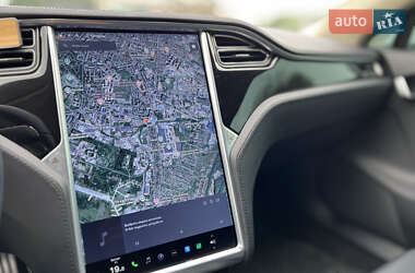 Лифтбек Tesla Model S 2014 в 
