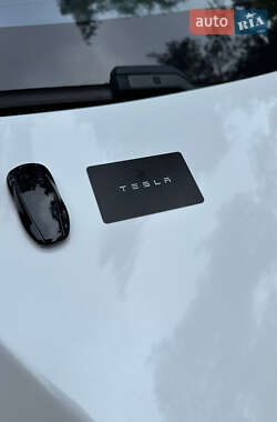 Лифтбек Tesla Model S 2022 в 