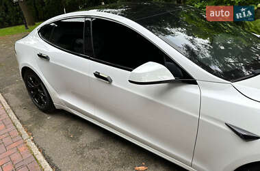 Лифтбек Tesla Model S 2022 в 