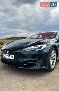 Лифтбек Tesla Model S 2017 в 