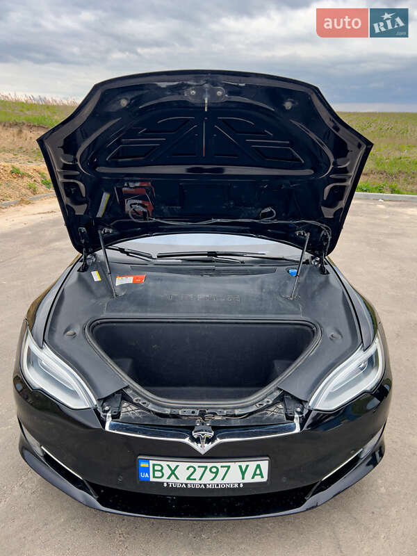 Лифтбек Tesla Model S 2017 в Ровно