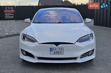 Лифтбек Tesla Model S 2014 в 