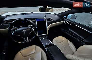 Лифтбек Tesla Model S 2014 в 