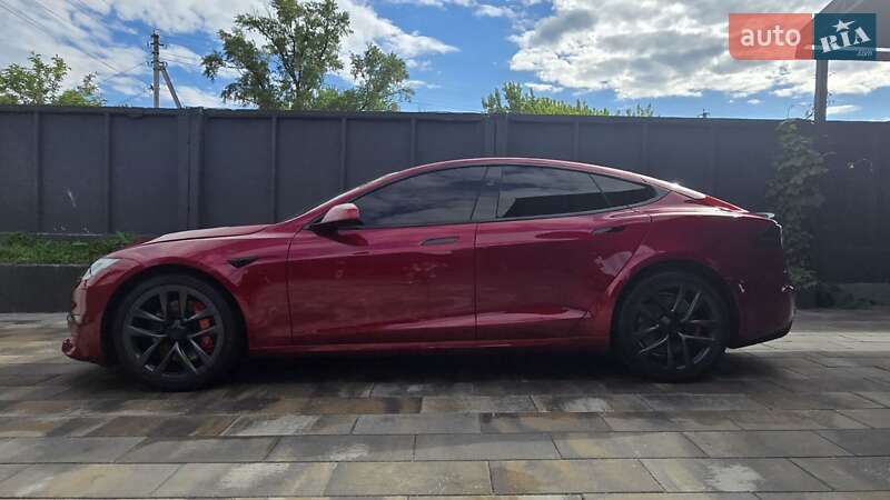 Лифтбек Tesla Model S 2023 в Киеве