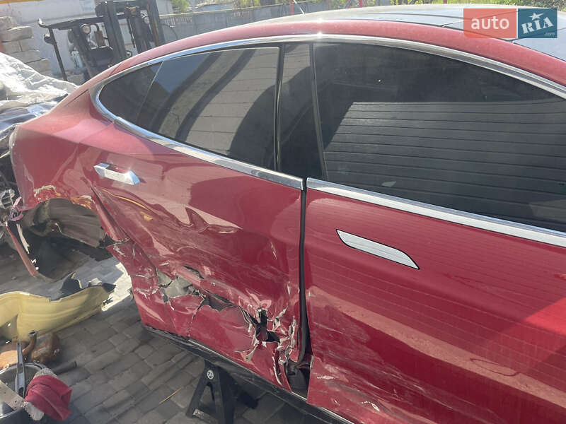 Ліфтбек Tesla Model S 2013 в Дніпрі фото 5 Ліфтбек Tesla Model S 2013 в Дніпрі