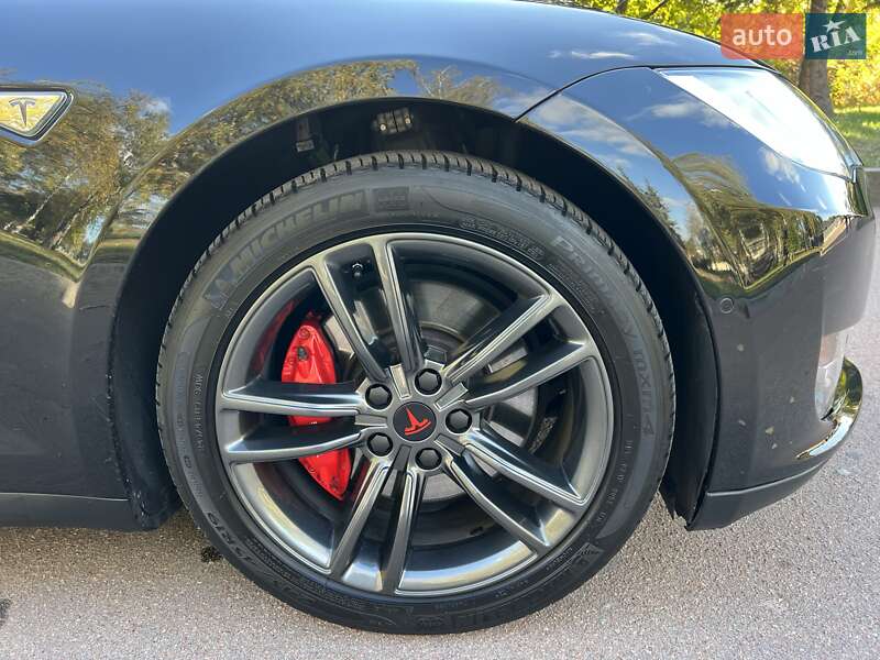 Лифтбек Tesla Model S 2015 в Житомире фото 16 Лифтбек Tesla Model S 2015 в Житомире