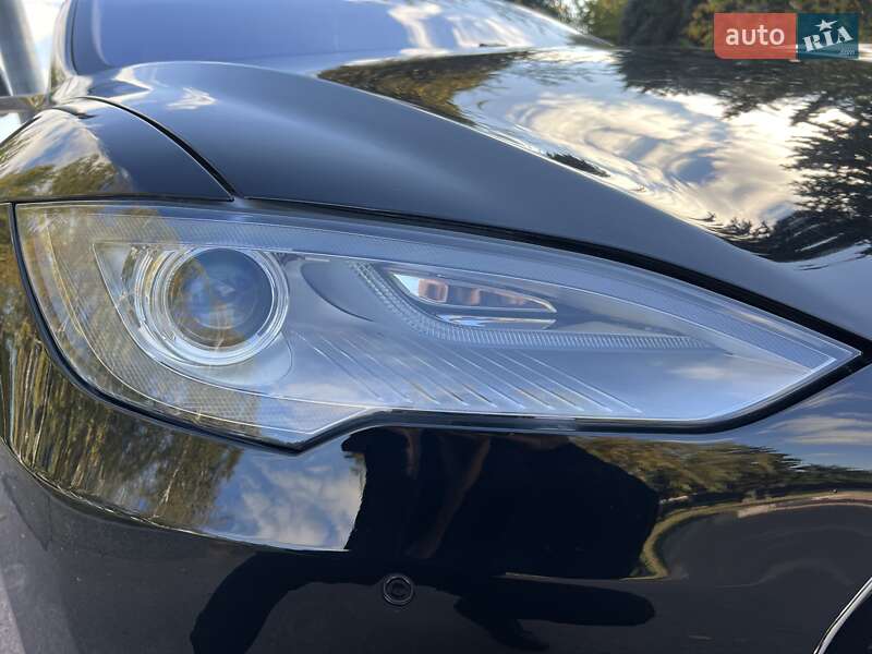 Лифтбек Tesla Model S 2015 в Житомире фото 18 Лифтбек Tesla Model S 2015 в Житомире