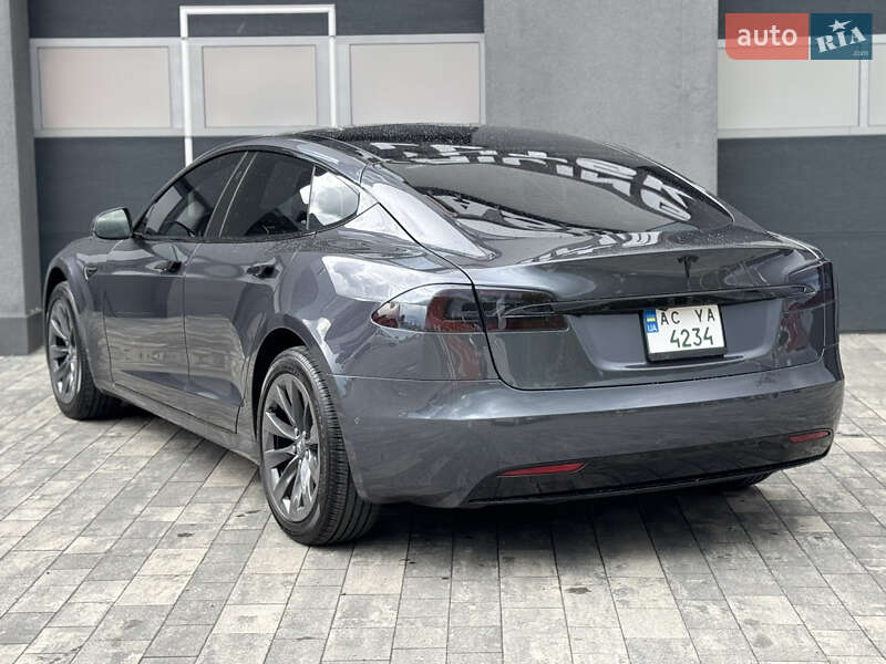 Лифтбек Tesla Model S 2017 в Луцке