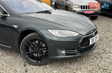 Лифтбек Tesla Model S 2014 в 