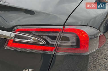 Лифтбек Tesla Model S 2014 в 