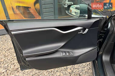 Лифтбек Tesla Model S 2014 в 