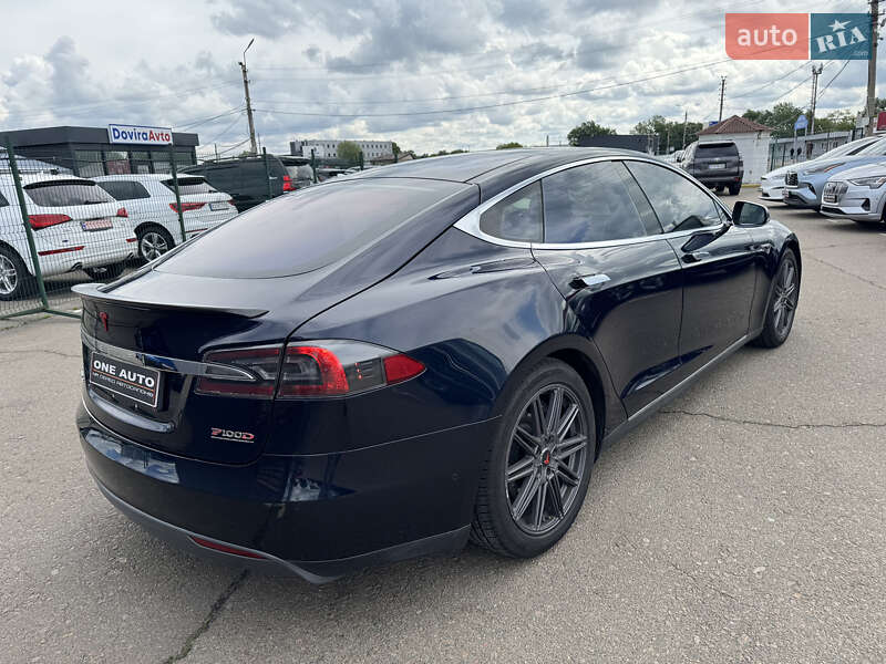 Лифтбек Tesla Model S 2015 в Киеве