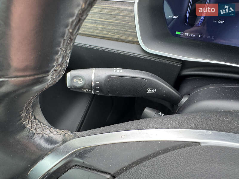 Лифтбек Tesla Model S 2015 в Киеве