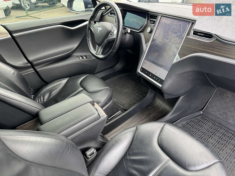 Лифтбек Tesla Model S 2015 в Киеве