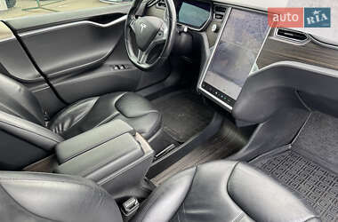 Лифтбек Tesla Model S 2015 в 